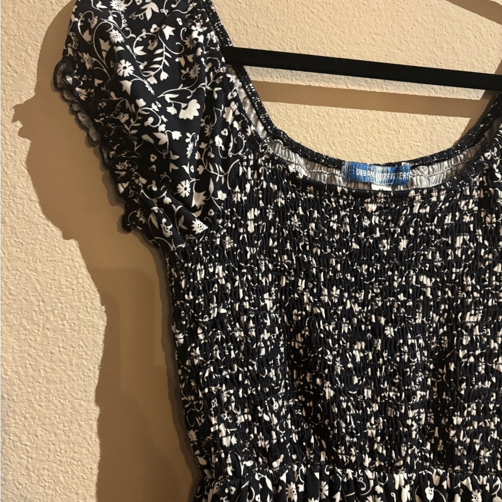 UO Tessie Floral Smocked Mini Dress Medium - Picture 6 of 9
